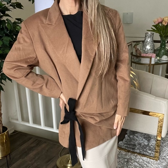 Gianni Versace Vtg Retro 100% Wool Wrap-Tie Shoulder Pads Blazer Jacket Beige 10